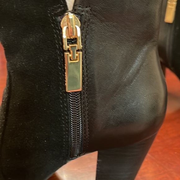 Tahari Black Suede Boots! - Picture 3 of 7
